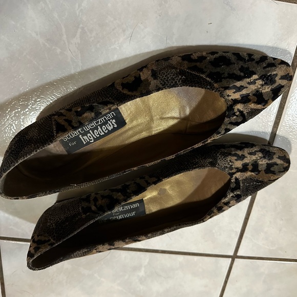 Stuart Weitzman animal print slip on shoes with gold detail heels 1.5” size 10 - Picture 2 of 13